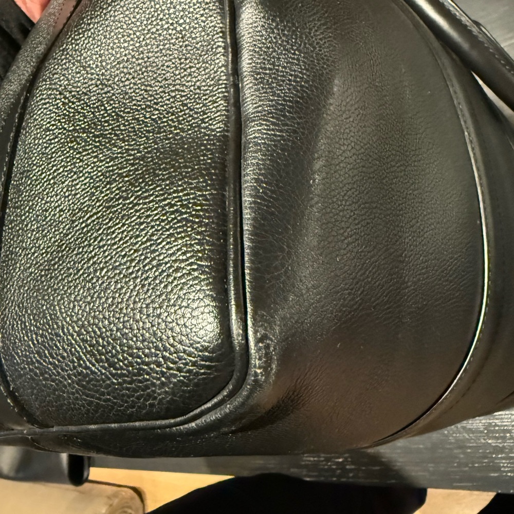 Louis Vuitton Keepall Bandoulière 45 – Aerogram Black Leather - Picture 9 of 11